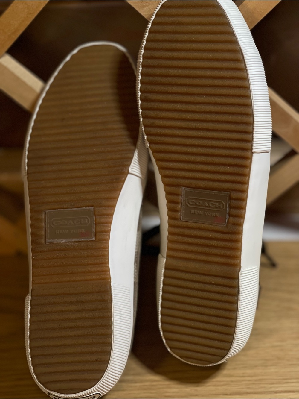 Authentic Coach New York A3851 “ Kalyn “ Sz 9B /Classic Canvas low- top Sneaker - Picture 6 of 16